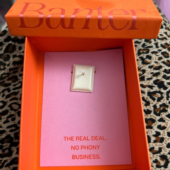 Elegant Diamond Labret Stud Nose ring - Picture 2 of 4